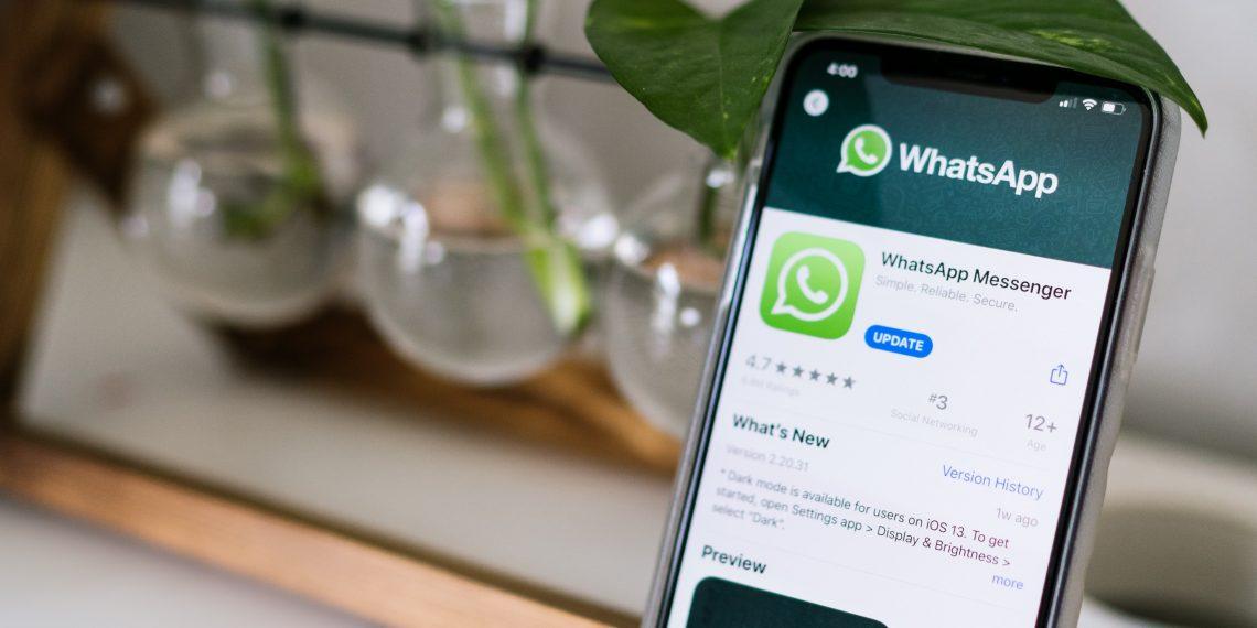 В WhatsApp появится реклама и интеграция с Facebook