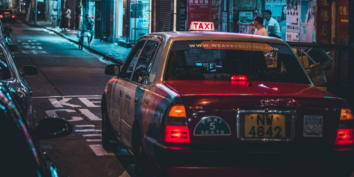 Drive & Listen — виртуальное такси по городам мира