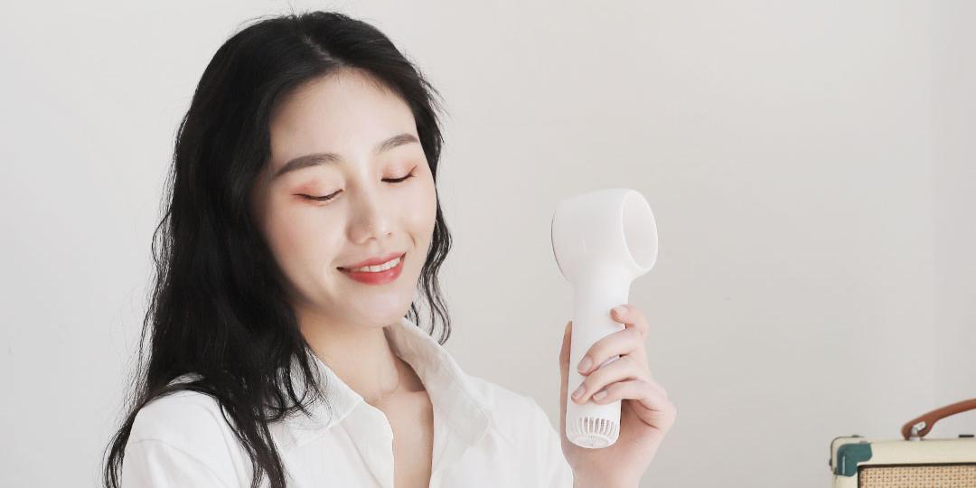 Xiaomi представила ручной вентилятор без лопастей