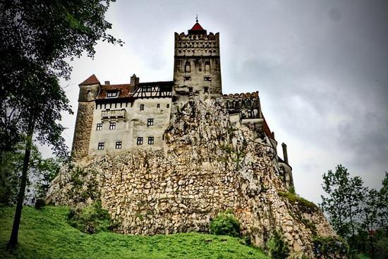 Замок Дракулы в Румынии —прикоснитесь к таинственным легендам Трансильвании